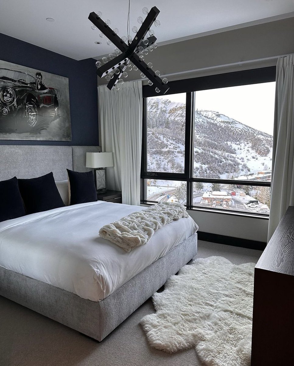 LuxurySki's tweet photo. A place to relax after a long day of skiing on the mountain is essential. Snowmass, Colorado can give you an experience filled with both adventure and tranquility. ✨

📸: @foftripdesign https://t.co/haI3vJadL7