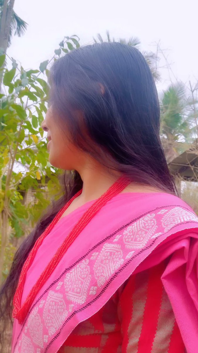 सदमे उठाने की ,
अब ताकत रही नहीं दिल को
जनाब ;अब जो ज्यादा भाने लगते हैं... उनसे मिलना कम कर देते हैं..!!!