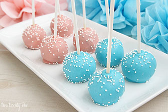 DiddyCakes1's tweet photo. Is anyone you know pregnant? Are you planning any showers or gender reveals? Do you need ideas on how to reveal your baby's gender? Perfect! Gender reveal cakes are available for £20 for 10 cupcakes, £3 individual. Cake pops are £2 each or 10 for £15! #Genderreveal #Minicakes https://t.co/RYg7qSXiS8