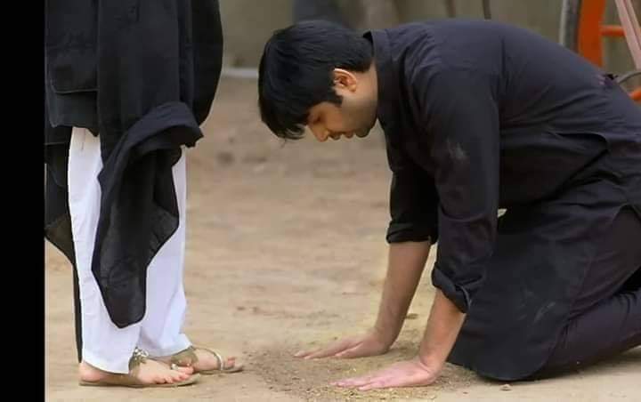 Mian_Mudassar7's tweet photo. رابطوں کی بھی حد تو ہوتی ہے ۔۔
میں تو پیچھے ہی پڑ گیا اُس کے۔۔۔

اُس نے سو بار  معذرت کی ،  پر  
میں ہی پاؤں میں پڑ گیا اُس کے💔 https://t.co/Qfycha5nee