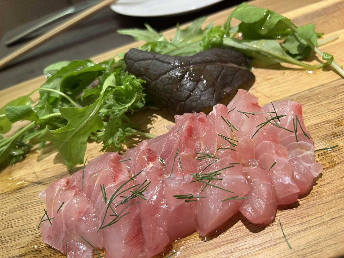 gatch1028's tweet photo. 真鯛のカルパッチョ
お店で仕込んだソーセージ
豚肩ロースのソテー
どれも美味しかったです。ご馳走様でした。
#高槻グルメ #Shuval https://t.co/rsHXAtysLa