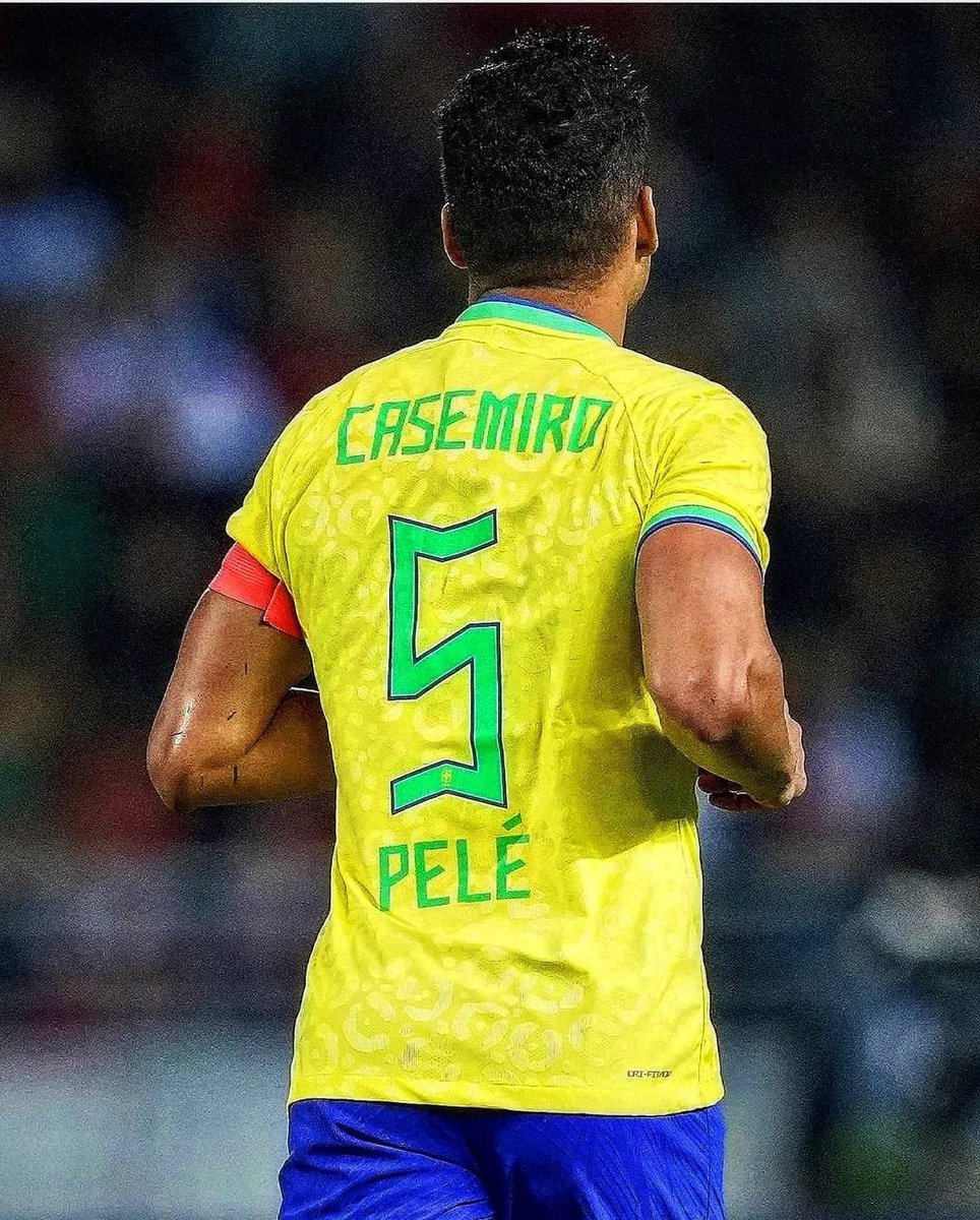 Casemiro's tweet photo. 🇧🇷 #Pelé https://t.co/XKb5pHThJZ