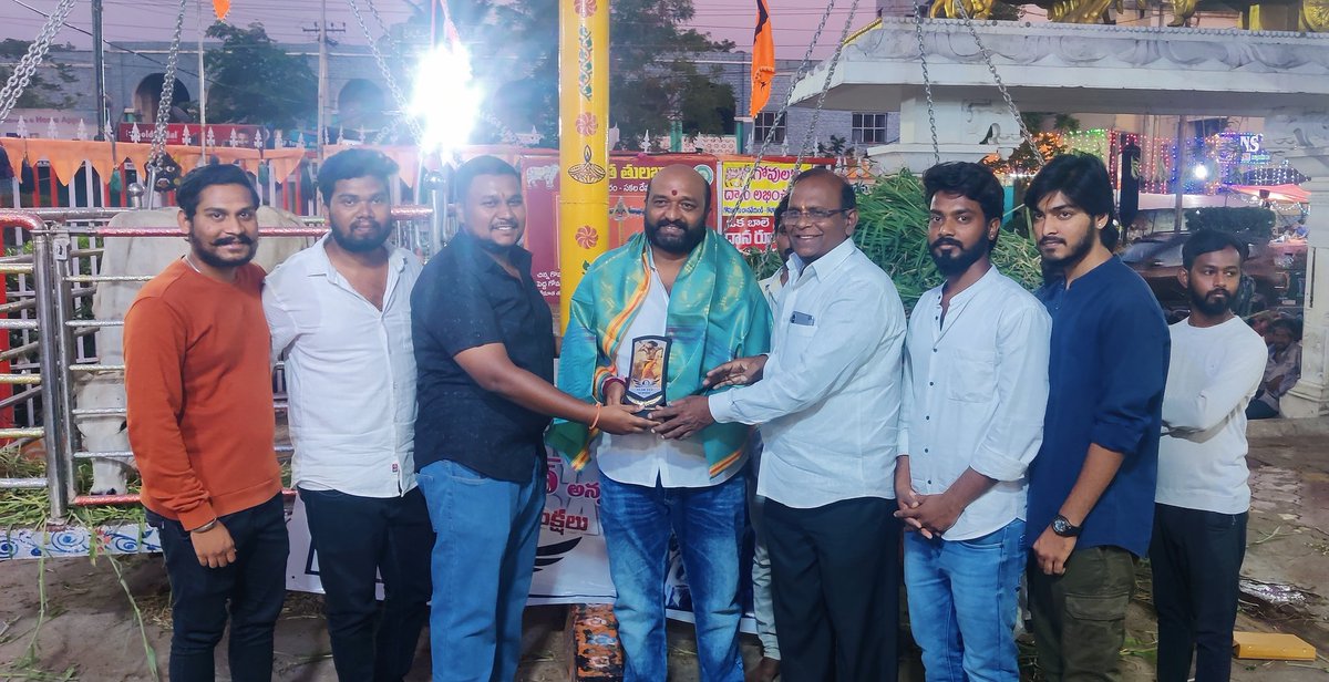 TeamECF_'s tweet photo. As Part Of #RamCharan𓃵 Bday Celebrations, Our ECF Cults Performed Gau Tulabaram 🚩🙏 For The Wellbeing Of Our Demigod @AlwaysRamCharan Anna..
#HBDGlobalStarRamCharan
#GameChanger
#HappyBirthdayRamCharan https://t.co/NGcl0Iu8zh