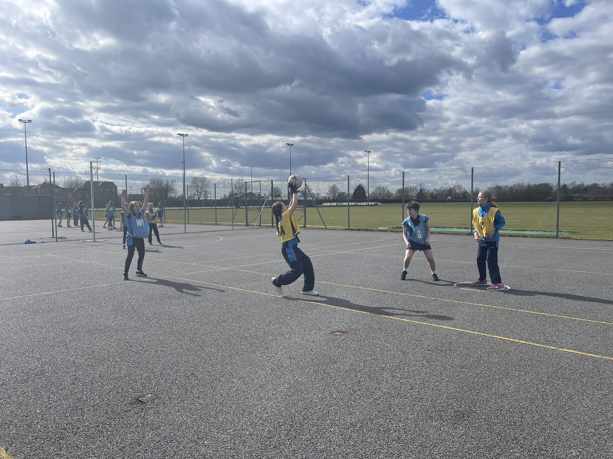 NHS_Sport's tweet photo. Some live action shots from our Y7 House netball tournament! Which house is going to win?! ๐ข๐ก๐ด๐ต #housenetball #leadersleading https://t.co/38N4R85sgr