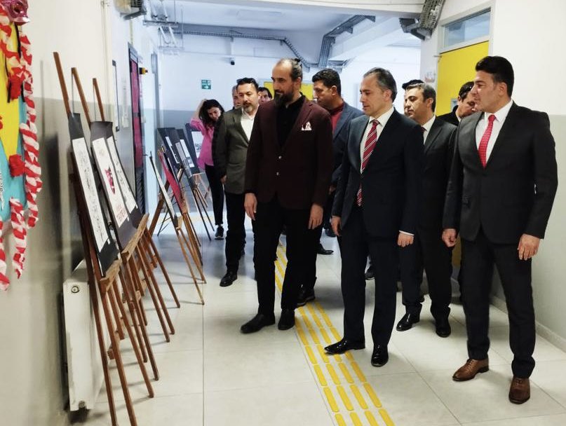 27 Mart Dünya Tiyatrolar Günü sebebiyle Toroslar Hasan Akel Lisesi öğretmen ve öğrencileri tarafından hazırlanan programa ilçe başkanımız Murat Toka ile birlikte katılım sağladık.

Başta okul müdürümüz Osman Işık olmak üzere emeği geçen öğretmen ve öğrencilerimize teşekkür ederiz