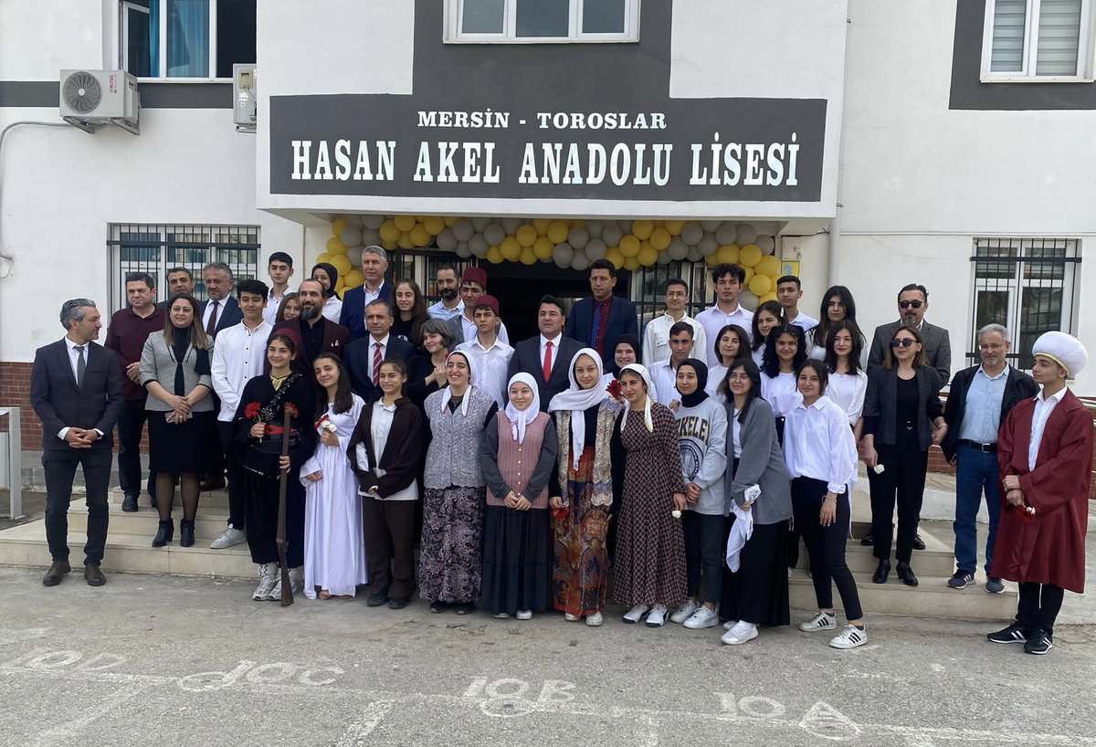 abdullacelik's tweet photo. 27 Mart Dünya Tiyatrolar Günü sebebiyle Toroslar Hasan Akel Lisesi öğretmen ve öğrencileri tarafından hazırlanan programa ilçe başkanımız Murat Toka ile birlikte katılım sağladık.

Başta okul müdürümüz Osman Işık olmak üzere emeği geçen öğretmen ve öğrencilerimize teşekkür ederiz https://t.co/aROJo46c5u