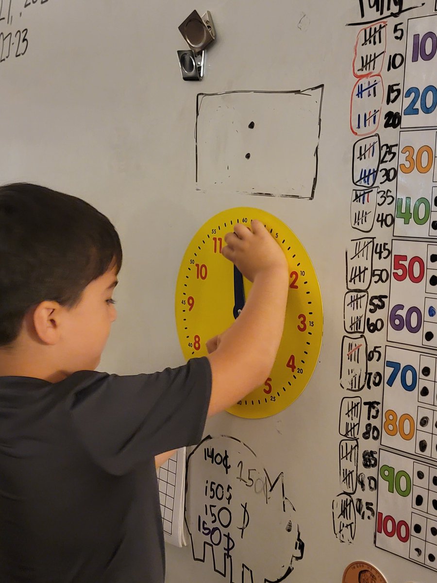 LJaeger_HHE's tweet image. 🎶 Time is on our side 🎶 #firstgrade #numbercorner #marchmathmadness @HumbleISD @HumbleISD_HHE @HumbleElemMath