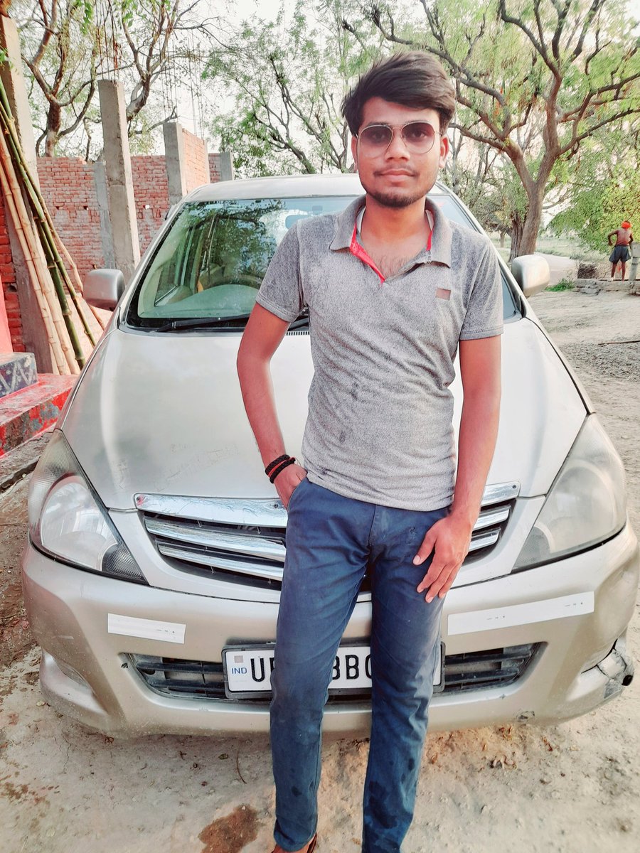 SundramSinghR18's tweet photo. मै झुक कर मिल रहा हूँ तो कमजोर ना समझ,
फलदार साख है तो लचकती जरूर है..❗
#जय_श्री_राम‌‌ https://t.co/5DDgvcLsIc
