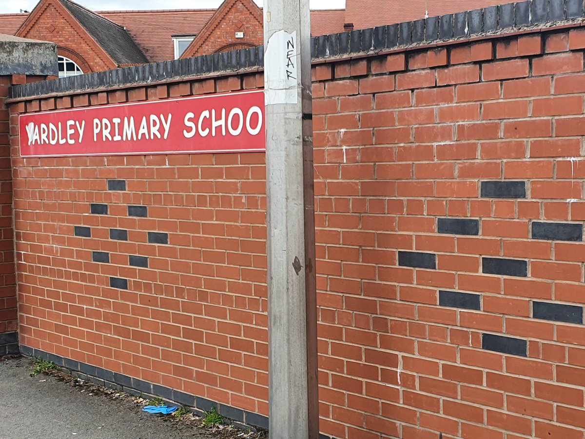 YardleyWMP's tweet photo. We are @yardleyprimary doing school parking #donotriskchildrenssafety
#ticketsinthepost https://t.co/aGFZZP6XsH