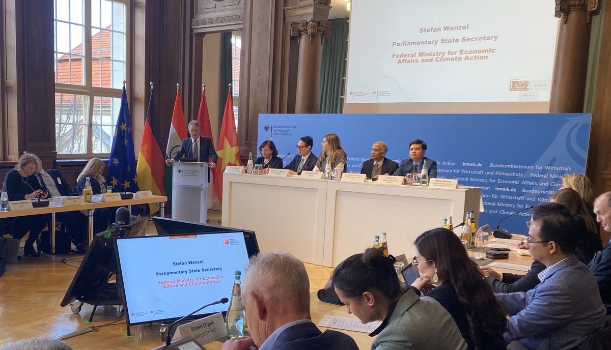 IGEFSO's tweet photo. „The global #energytransition requires a global ramp-up of #PV manufacturing“ says @StefWenzel at #betd23 side event on Opportunities &amp; Challenges for #solar manufacturing organised by @BMWK and @BMZ_Bund  

#GreenFuture https://t.co/NNu1rbBz8q