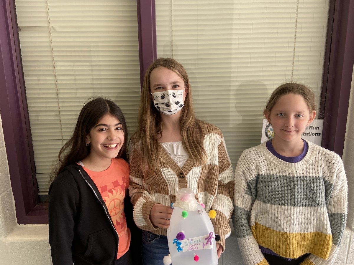 DanielsRunES's tweet photo. Daniels Run 6th graders used their science knowledge on water usage and treatment to create their own water filters! #fcpsr5 https://t.co/wlOkyODSVv