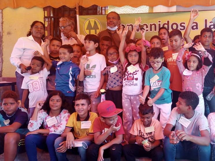 #Enterate 📢 La Cooperativa El Progreso realizó una jornada de atención integral en la Comunidad La Casimba, Parroquia Altagracia del estado #Sucre 
#NiCorrupcionNiGuarimbas 
<a href="/NicolasMaduro/">Nicolás Maduro</a> 
<a href="/jaarreaza/">Jorge Arreaza M</a>