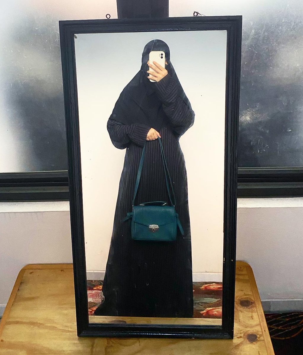 shemaabayaa's tweet photo. Abaya ala Saudi varian Tarim diskon besar besaran jadi hanya 200ribuan!!!

Abaya ASLI SAUDI varian Amman cuma 300ribuan udah free pashmina saudiiii😍😍😍

Buruan yuk mumpung lebaran, stocknya tinggal 3 pcs ajaaa😭🙏🙏 

Tarim https://t.co/sAhFCikKGe

Amman https://t.co/aJJLXlSB4s https://t.co/n73P78bAYB