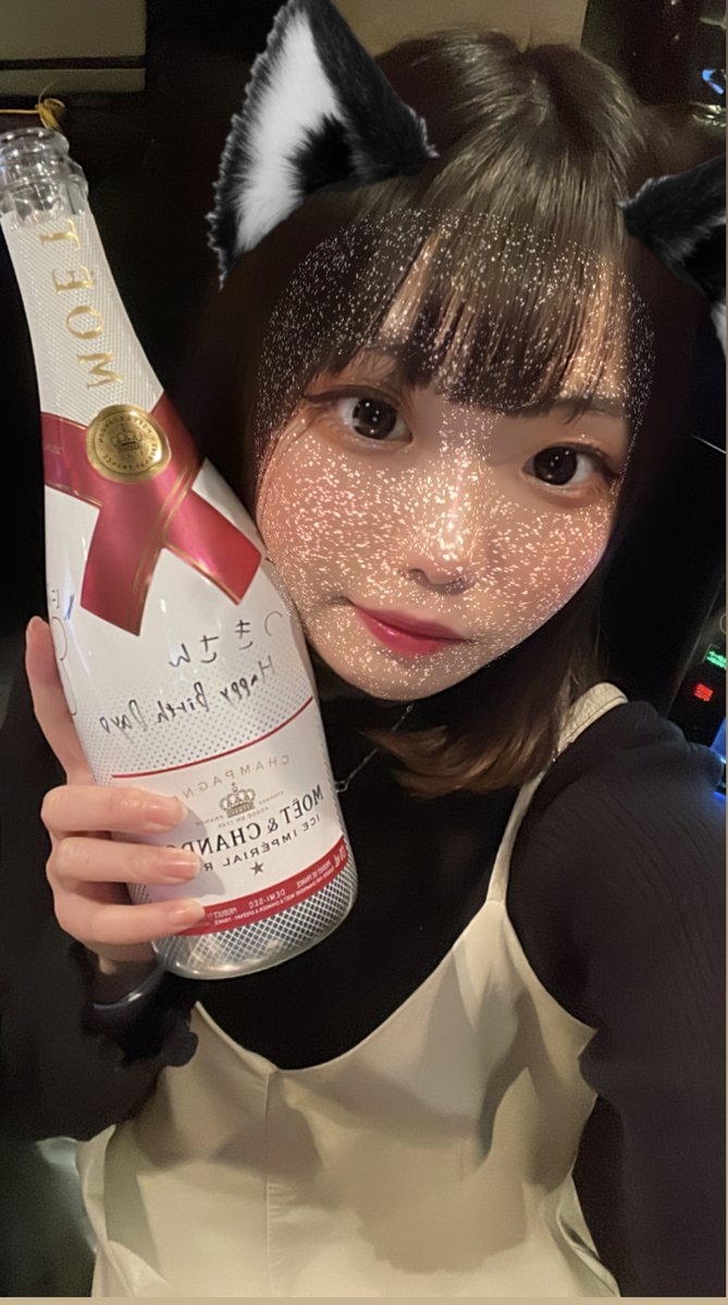 BianbarL's tweet photo. 3月28日（火）

出勤メンバー
つき　20:00~23:30
りた　23:30~5:00
ゆい　20:00~5:00 https://t.co/TfcXgXNOgZ