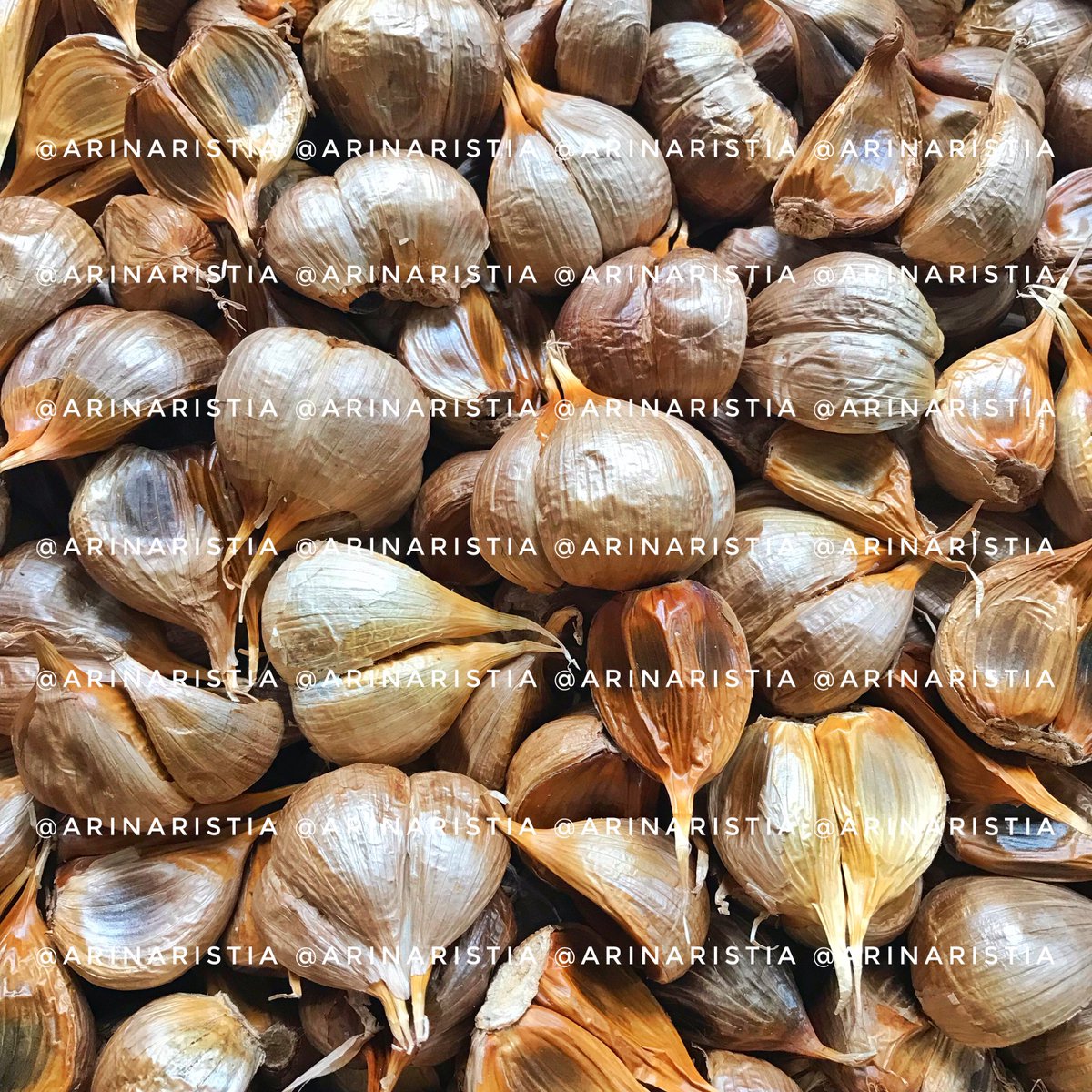 Boleh bantu RT yaa,
Siapa tau ada yg nyari Black Garlic.

Ibuku masih rutin bikin Black Garlic🧄 dan tentu selain untuk konsumsi sendiri jg untuk dijual.

58K/pack isi 200gr
(30-40an siung)

Premium Quality dr bawang pilihan dan dijamin bersih higienis 👍🏼