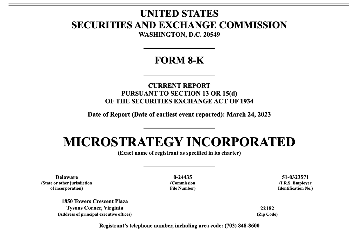 ChartMind's tweet photo. MicroStrategy, ha acquistato 150 milioni di dollari di bitcoin nell'ultimo mese, portando il totale dei suoi bitcoin a poco più di 4 miliardi di dollari. Inoltre, l'azienda ha rimborsato un prestito ricevuto da Silvergate Bank.

Tra il 16 febbraio e il 23 marzo, MicroStrategy ha comprato 6.455 bitcoin ad un prezzo medio di 23.238 dollari per bitcoin. Ora, possiede bitcoin per un valore totale di 4,14 miliardi di dollari ad un prezzo medio di 29.817 dollari.

MicroStrategy ha anticipato il pagamento del prestito con Silvergate Bank, dopo che la banca ha deciso di chiudere e liquidare. L'anno scorso, MicroStrategy aveva ricevuto un prestito di 205 milioni di dollari, che sarebbe scaduto nel 2025. L'azienda ha pagato 161 milioni di dollari per estinguere completamente il prestito.

Nell'ultimo trimestre del 2022, MicroStrategy ha riportato una perdita netta di 249,7 milioni di dollari, rispetto a una perdita di 90 milioni nello stesso periodo dell'anno precedente. 

Infine,  ha venduto circa 340 milioni di dollari in azioni come parte di un accordo di vendita di azioni precedentemente annunciato. I proventi, insieme ad alcune riserve di denaro, sono stati utilizzati per rimborsare il prestito di Silvergate.