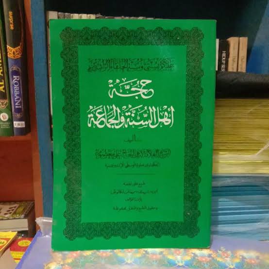 sg_pratomo's tweet photo. Silahkan sholat Tarawih 11 / 23 rakaat, ga ada yg salah. Ga sholat pun ga salah, krn hukumnya sunnah. Tumaninah bukan soal menit. Stop menyalahkan krn hnya menimbulkan perpecahan. 

"Semakin tinggi ilmu seseorang, semakin tinggi toleransinya"

Monggo dikaji kitab Hujjah Aswaja📌 https://t.co/suQ6g1bTRk