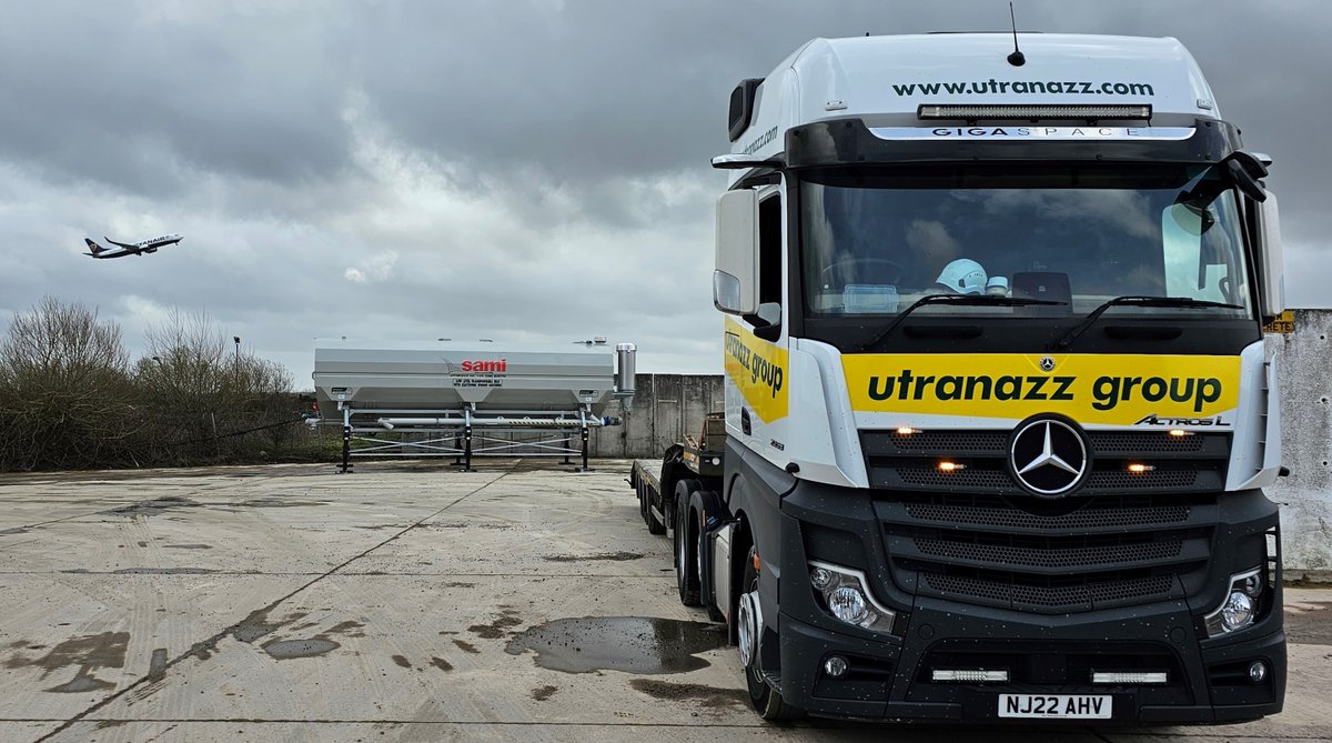 We’ve just delivered this 60 ton Silo to Gatwick Airport. Who can spot the plane taking off in the background?! #concrete #silo #cementsilo #planespotting