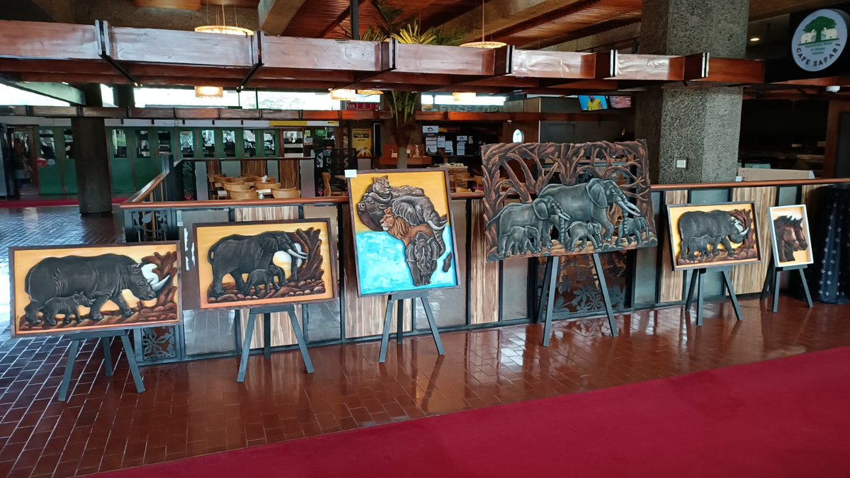 KarakanaOnline's tweet photo. DAY 1: The KICC Mini Gallery kicked off today at the @KICC_kenya, Ground floor, & saw a diverse & talented group of youths exhibit their magnificent works of art.
#minigallery #artsandcrafts #creatives #artist #exhibition #crafts https://t.co/7uDLlbEdGX