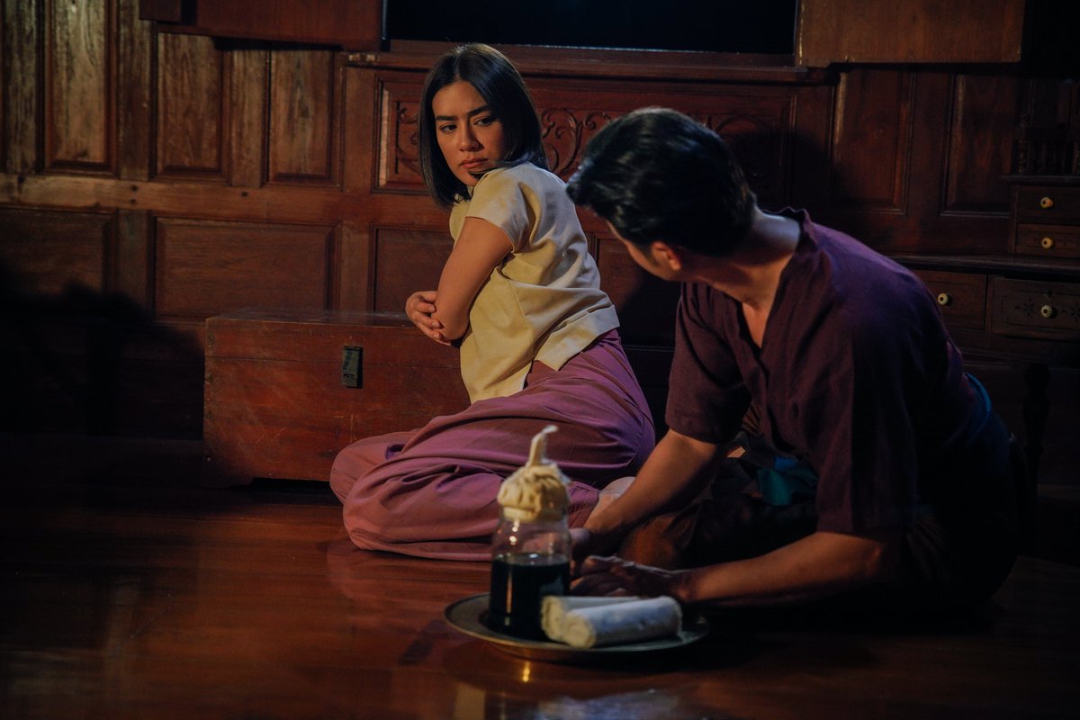 SonixBoom2013's tweet photo. ก่อนจะซัก ให้ใส่ยาดีๆก่อนมั้ยบัว #หมอหลวงep2 https://t.co/Y7KjrRORza
