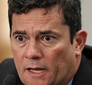 BrasilPost13's tweet photo. Comprem a pipoca.
Vai ter transmissão ao vivo do depoimento do Tacla Duran, hoje às 16 horas.     
Já imaginaram o desespero do ex-juiz corrupto ?
💩🐂👇 https://t.co/fPFUOxr0iZ