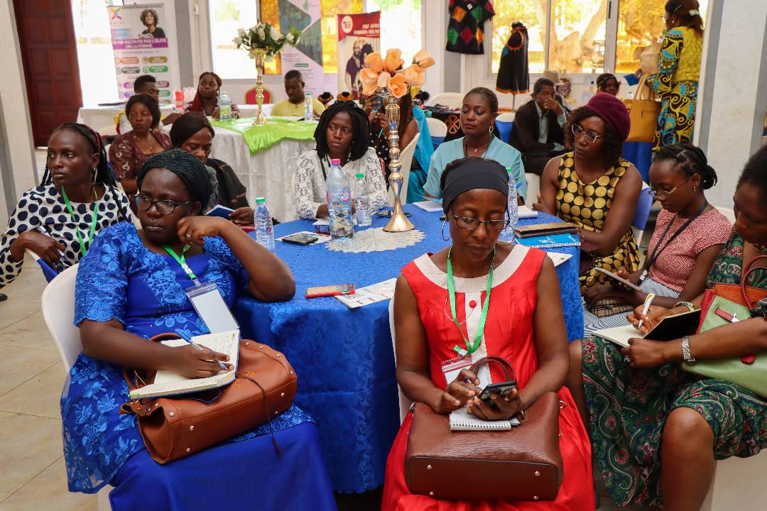 MomaSandrine's tweet photo. So far, participants currently attending the workshop on branding have been schooled on how to put in place a unique strategy and how to conceive a good physical identity for their brand.
@AM_Group18
#Atelierbranding #AMbranding #brandingconversations
#abcb https://t.co/anj670NEYJ