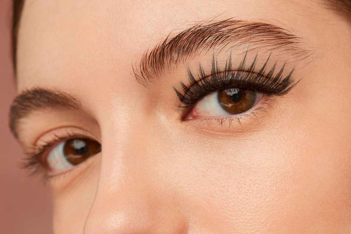 Blinklashclub's tweet image. Be the envy of all your friends with our expertly-crafted volume lash extension styles.

#VolumeLashes #VoluminousLashes #LashExtensions #FullLashes #ThickLashes #LashGoals #LashAddict #LashEnvy #LashLove #FlutteryLashes #GlamLashes #LashArt #LashBeauty