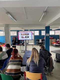 draeac_hdf's tweet photo. Présentation de la part individuelle du @pass_Culture aux délégués de 3e de 3 collèges de St-Quentin. Les élèves sont accueillis à la Scène Europe, en présence d'autres partenaires culturels de la ville : théâtre, musée, galerie, médiathèque.
 
#EAC #PassCulture https://t.co/OejpDyz1qq