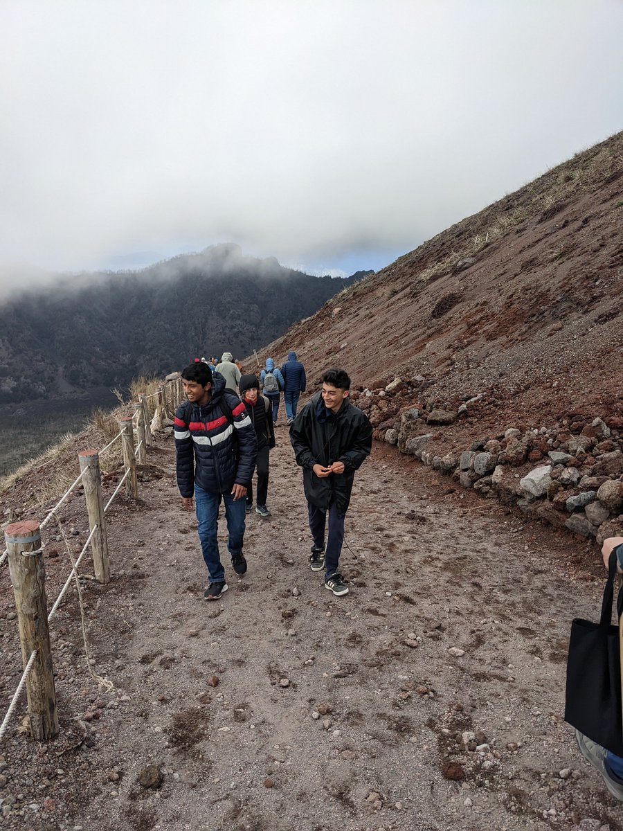 MTSClassics's tweet image. The ascent of Vesuvius