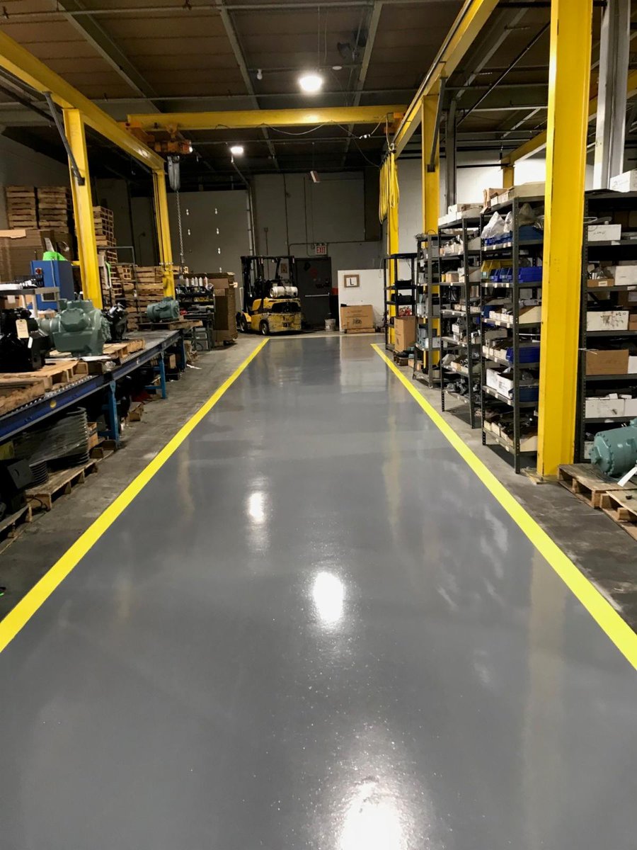 IndFloorworks's tweet image. Epoxy/Urethane Resinous Floor Coating System with 4-inch-wide marking lines in the aisles of warehouse
System is designed for loading docks, main traffic aisles and areas that call for light stability with a satin appearance. #resinousflooring #epoxyflooring #sherwinwilliams