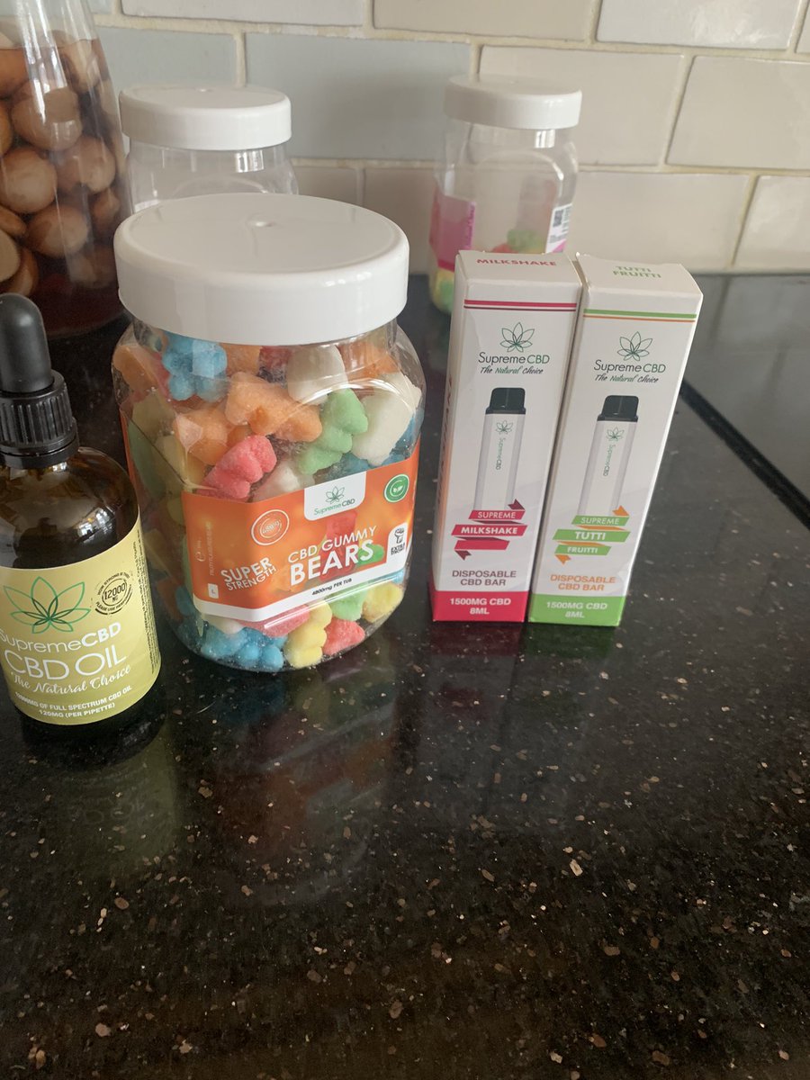 sfcben69's tweet photo. Let’s see What the 120mg oil and vapes can do highly recommend these products @afowler06 @supreme_cbd just a couple days without it and the pains was getting worse https://t.co/EHSWX0CKW5