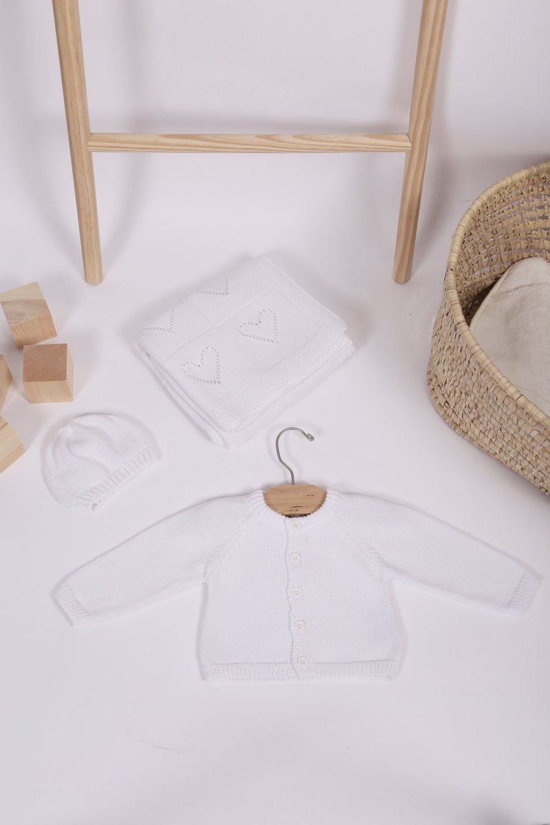White Baby Organic Soft Cotton Cardigan, Blanket & Hat Set. Also sold separately. 100% Cotton.

Available at: ⭐️ www.mimosalondon ⭐️

#mimosalondon #baby #babywear ##babyhat #babycardigan #babyblanket #cardigan #hat #blanket #cotton #freedelivery #white #onlinebusiness
