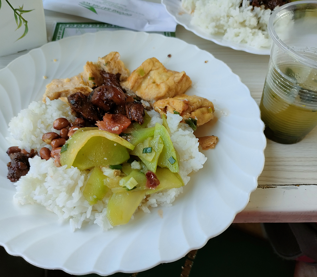 itanomadesukedo's tweet photo. 飯の写真のアップがあった。V回してると写真が少なくなるねー。
今週も水曜にアップするッ！

Khởi hành Hà Nội và đi Cà Mau qua Thành phố Hồ Chí Minh

【チャンネル】
https://t.co/SS5ZrldAwX

#ベトナム縦断
#vietnam #Vietnamese https://t.co/O2hZOwTKQT