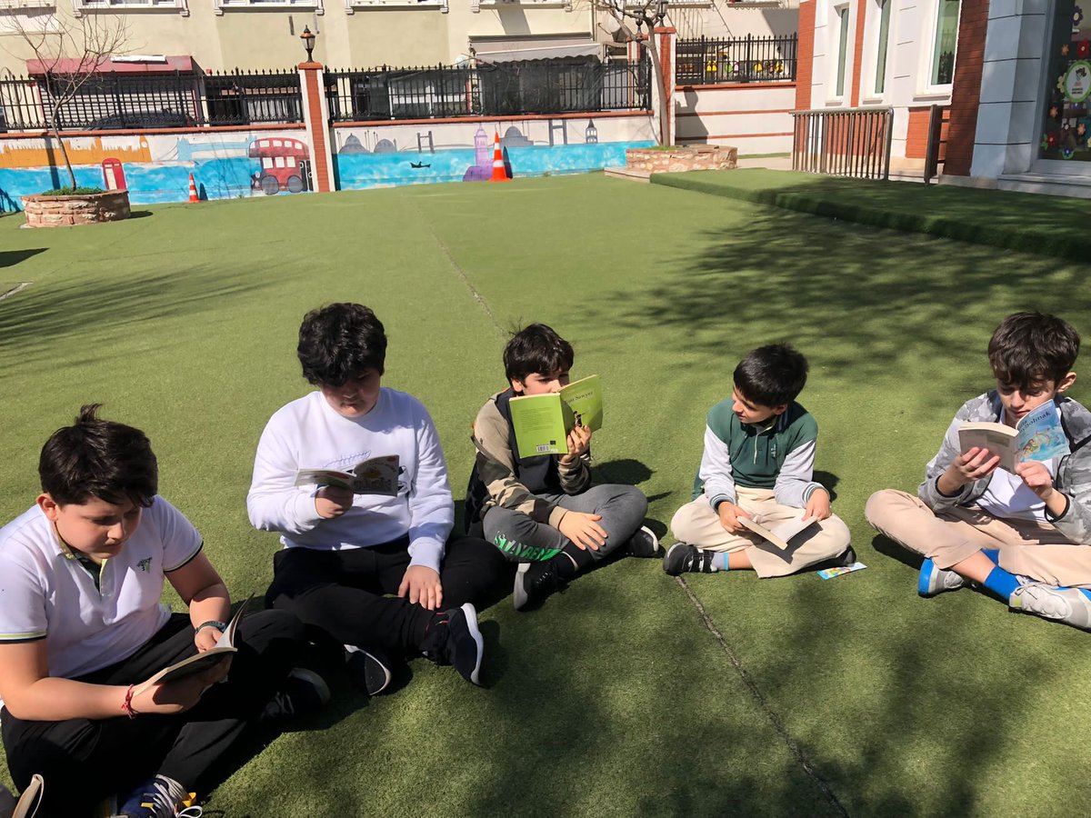 Ortaokul öğrencilerimizle birlikte keyifli bir kitap okuma saati yaptık 📖 <a href="/DogaOkullari/">Doğa Koleji</a> <a href="/arzuozsu/">Arzu Özsu🇹🇷</a> <a href="/cigdemmolla/">Dr. Çiğdem Mollaibrahimoğlu</a> <a href="/fundatok/">Funda Tok Düzenli</a> <a href="/muratyllmaz78/">muratyılmaz</a> <a href="/esragultepee/">Esra Gültepe</a>