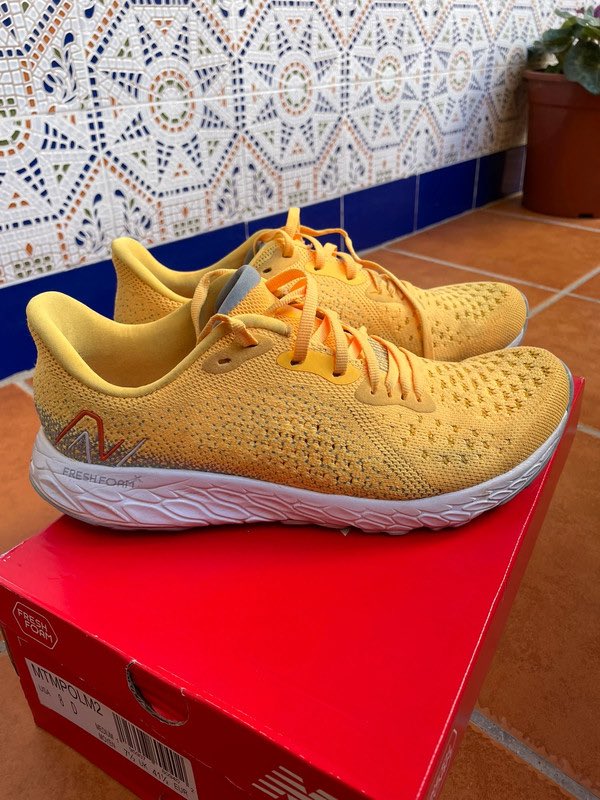 ¡Alerta Spoiler! Consigue New Balance que vendo en #Vinted! Es una talla 41 vinted.es/hombre/calzado…