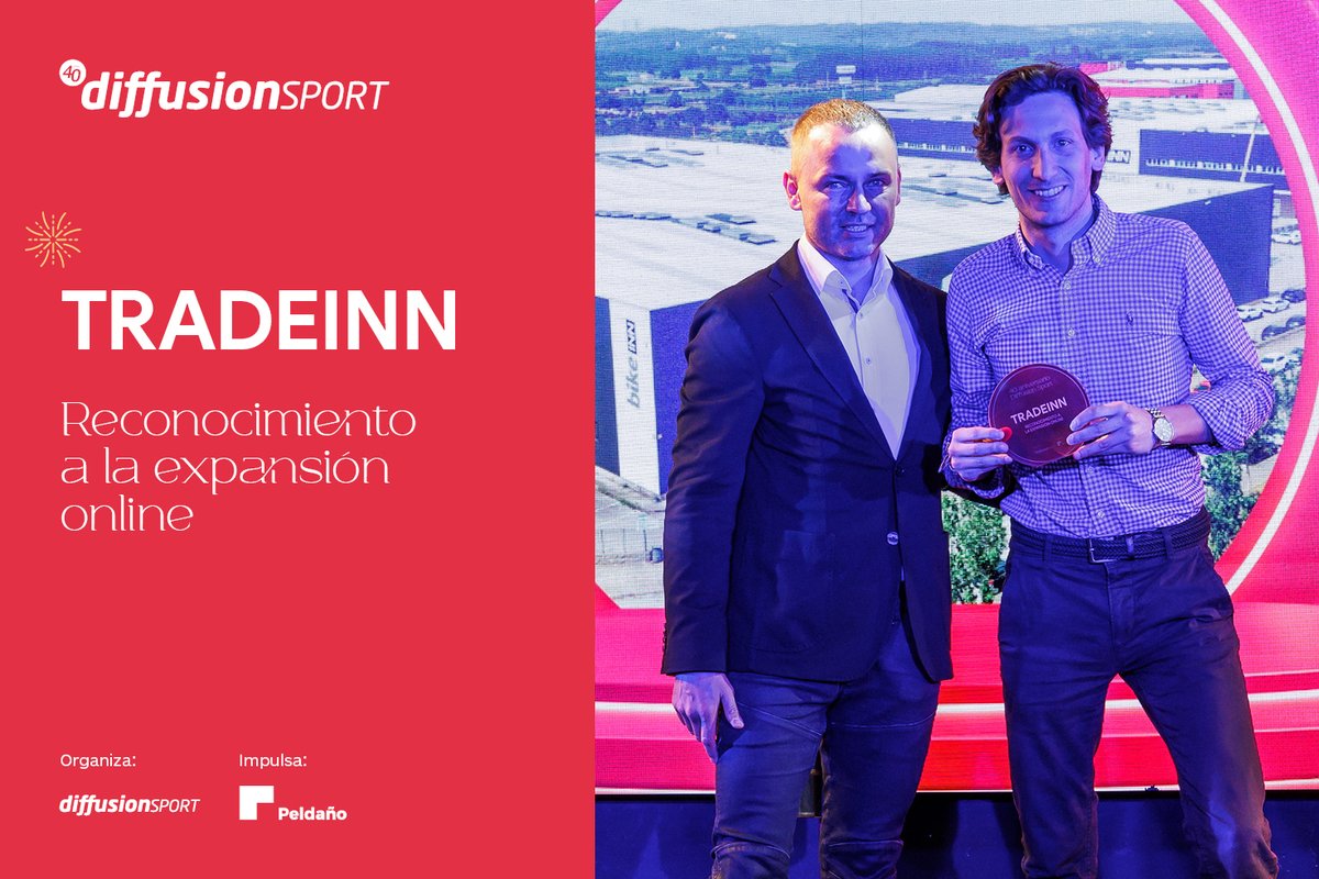 Diffusion_Sport's tweet photo. En la Gala del Deporte #40AniversarioDS, @tradeinnsl recibió el reconocimiento en la categoría de #ExpansiónOnline. El director general de #4F patrocinador del evento, fue el encargado de entregar el galardón a @alexrabat, Key Account Manager del operador
#Tradeinn #OTCF https://t.co/wdWb6OqRDq