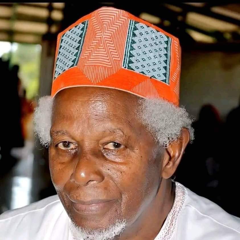 C'est avec une profonde tristesse que j'ai appris la nouvelle du décès d'Elhadj Ousmane Baldé « 𝐒𝐚𝐧𝐬 𝐋𝐨𝐢 ».
Mes sincères condoléances à sa famille biologique et à la coordination Fulbhè et Haali pular.
La Guinée a perdu un grand homme.

Que son âme repose en paix🙏🏿