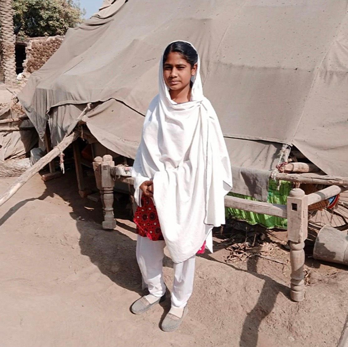 DILTrustUK's tweet photo. As you choose your giving this Ramadan, you can give young girls like Sania a chance to complete their education and realise their dreams. - https://t.co/Sxrm8bxZkD https://t.co/fY5tkexL8I