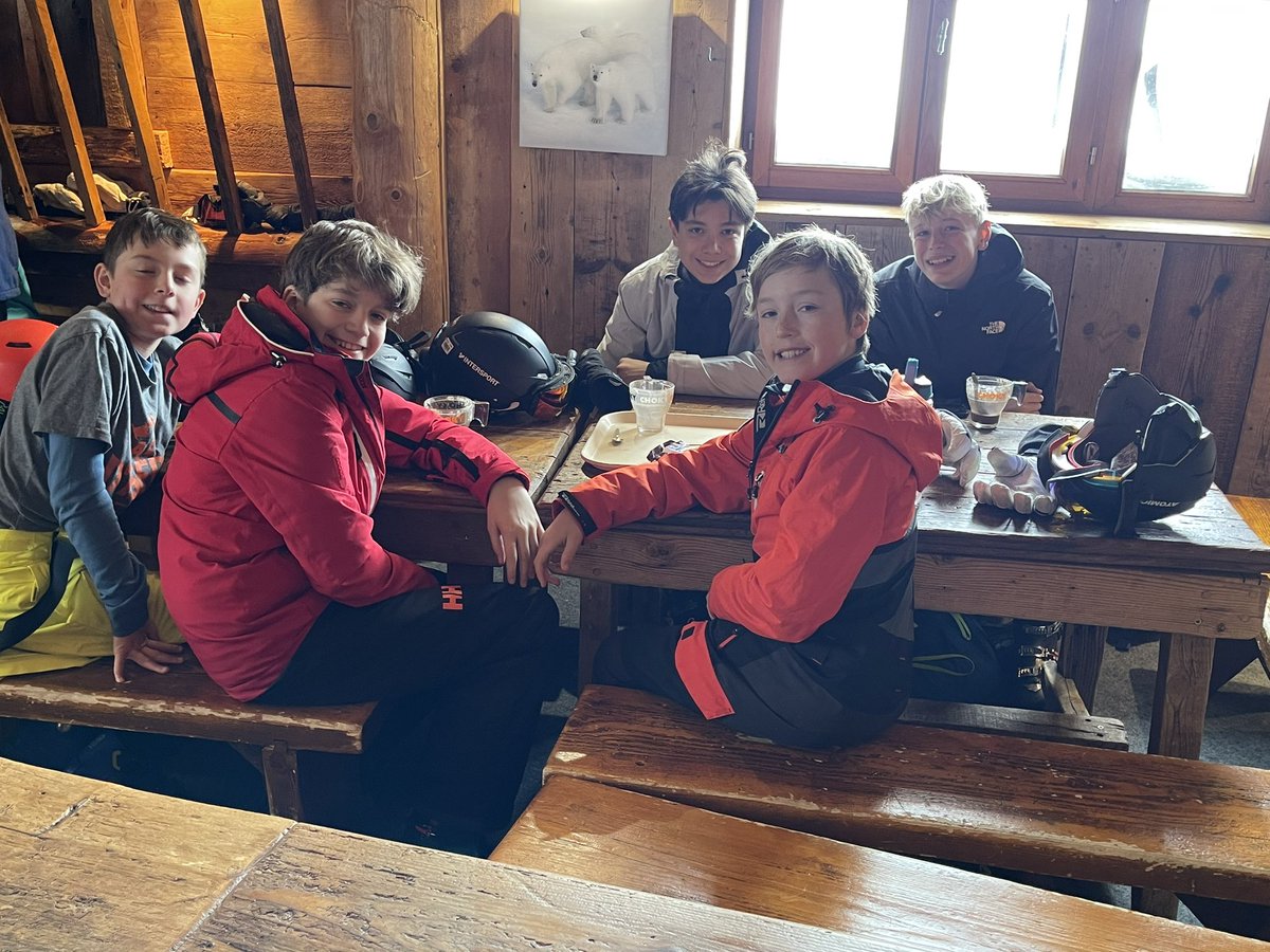 It hasn’t stopped snowing since we arrived in Tignes and sometimes you need a pit stop and a hot chocolate 👍