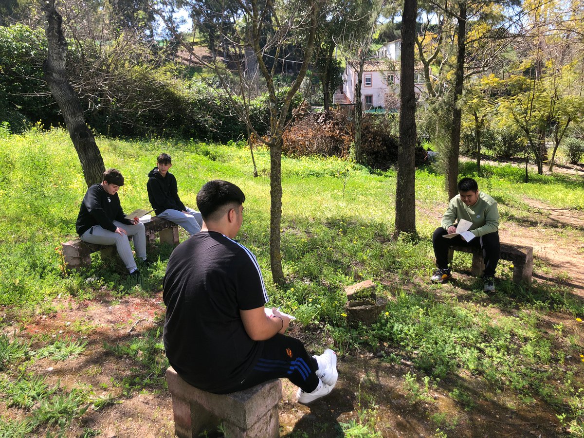 cardenalSPH's tweet photo. ¡ENTRAR dentro para SALIR fuera!✨  Esta ha sido la experiencia en el retiro de 3° ESO. Nos descubrimos como POSIBILIDAD para las personas y alentamos la vida de cada uno😍 . #experiecniaSPH #innovacioneducativa https://t.co/12nBt44ArA
