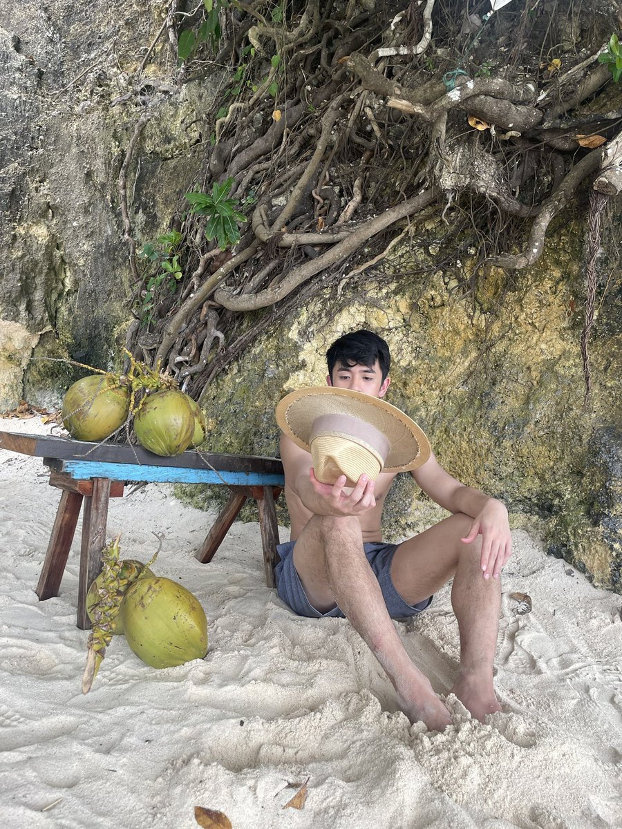 maledemograpix's tweet photo. - s u m m e r 
- v i b e
- w i t h 
- d a v i d 

🌤🥥🌊

#MostBeautifulMen
#MostHandsomeMen 
#HouseOfMen
#PambansangGinoo 
#DavidLicauco 

Ctto. DL IG and FB https://t.co/LVszG9BHmn