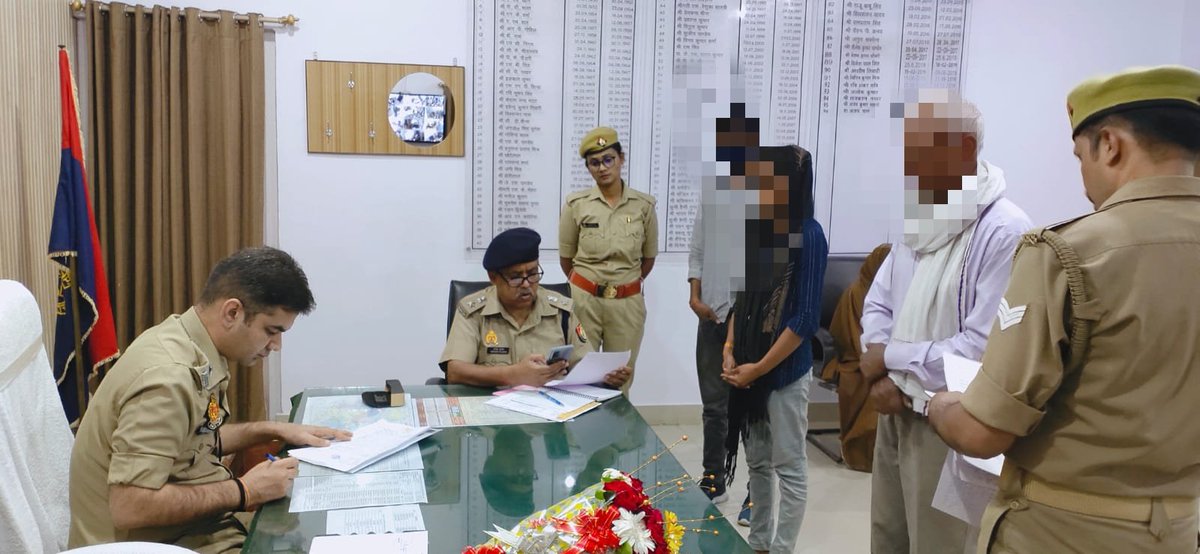jaunpurpolice's tweet photo. आज दिनांक-27.03.2023 को पुलिस अधीक्षक जौनपुर, @ajaysharmaips द्वारा पुलिस कार्यालय जौनपुर में जनसुनवाई कर जनता की समस्याओं/शिकायतों को सुना गया एवं उनके त्वरित निस्तारण हेतु सम्बन्धित को निर्देशित किया गया। https://t.co/YfVWEEBHHz