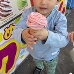 なんて優しい子!ソフトクリームを失敗したお兄さんに４歳児が一言!