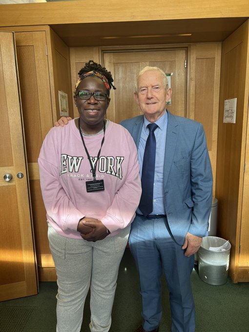 Our Chair @BarrySheerman welcomed @RosamundAdoo_KD  to the House of Commons to support Ella’s Law! Ella’s Law sadly did not progress, but we will keep campaigning for the inalienable right to breathe clean air. Keep writing to the Prime Minister to support #EllasLaw #CleanAirNow