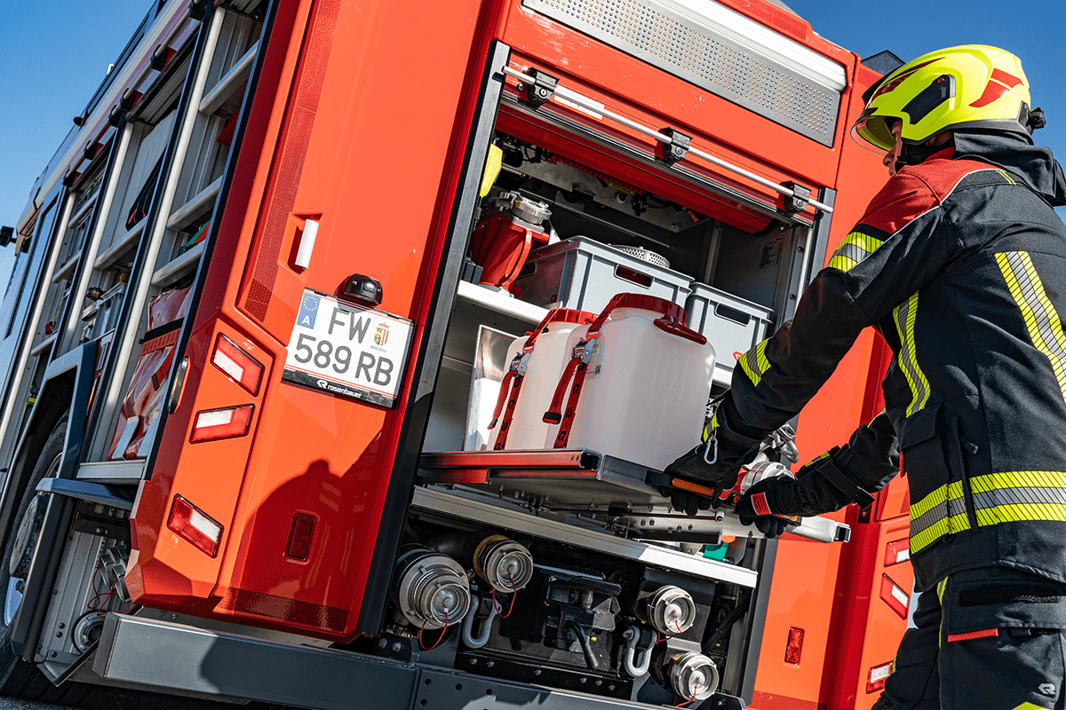 RosenbauerGroup's tweet image. What&apos;s in the RT 🚒💪
The #RevolutionaryTechnology is not just developed further from existing technology - this vehicle was developed from the ground up. It sets new standards &amp;amp; scores highly with numerous practical features.
👉 bit.ly/3LUkB7v
#firefighting #Rosenbauer