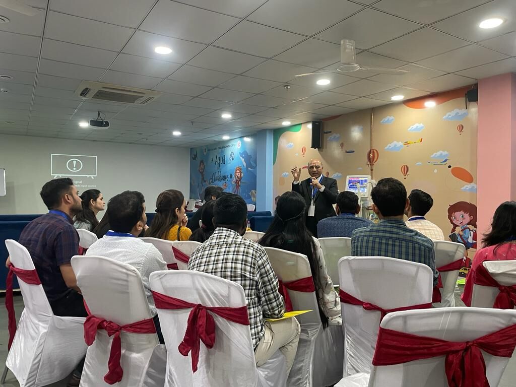 BPLMedTech's tweet photo. Dr Yogesh Vijay & Dr Ashish Mehta in an informative workshop on Leoni Plus, our advanced #NeonatalVentilator, at Hope Hospital in Jaipur as part of the #IAPNEOCON. The workshop aimed to educate on how Leoni Plus can help improve patient outcomes in #NeonatalCare https://t.co/sNwuKVsezt