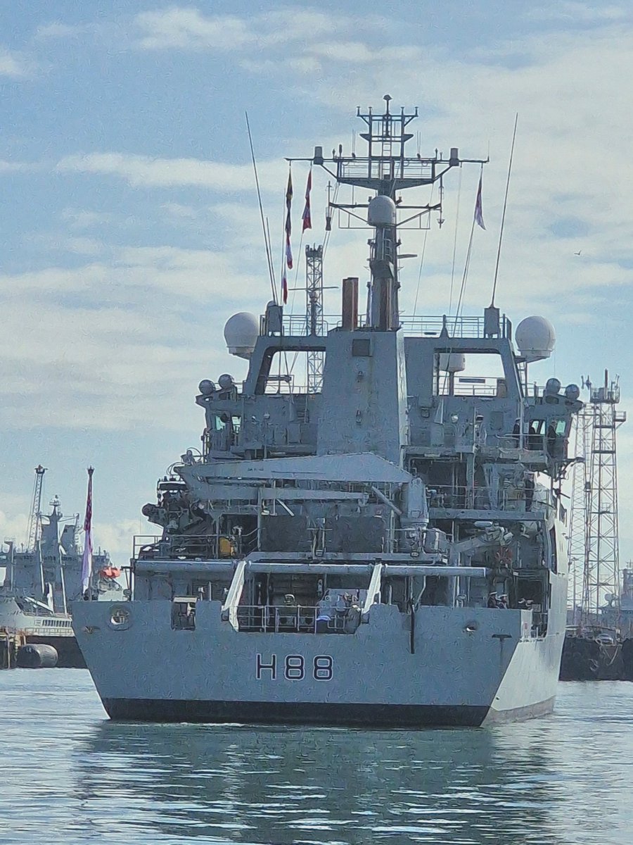 AWenham1's tweet photo. HMS Enterprise boldly going into retirement today @HMSEnterprise @RoyalNavy @NavyLookout @ThingsNavy @WarshipCam @WarshipsIFR @warshipworld #HMSENTERPRISE https://t.co/Ce24pmzbXO