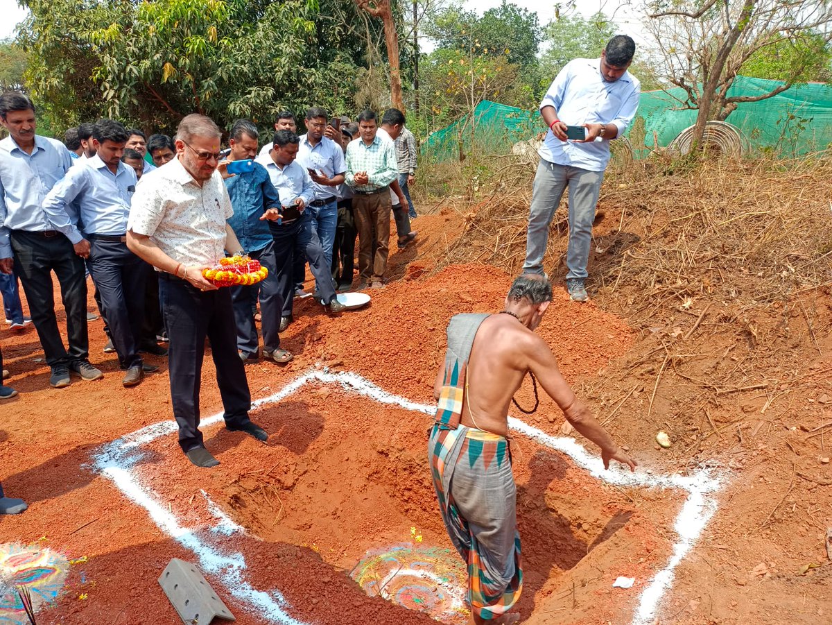 OPTCL_Odisha's tweet photo. Sri Sanjay Kumar Mishra,IRTS,CMD OPTCL today laid the foundation stone for new SLDC Complex. This Rs.25Cr. worth G+7 multi-storeyed building will be utilized for the functioning of State Load Despatch activities. https://t.co/dHGZNXKvGH