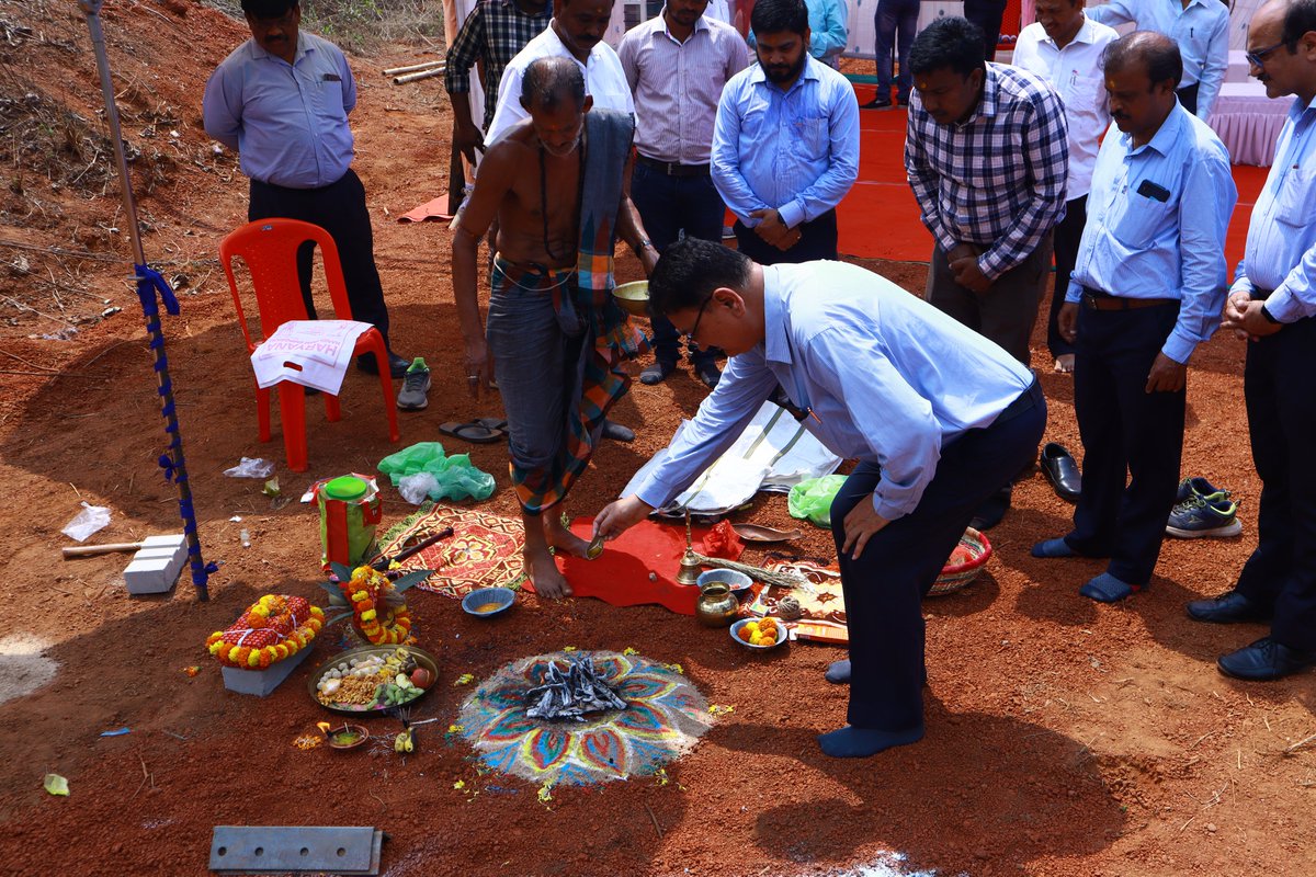 OPTCL_Odisha's tweet photo. Sri Sanjay Kumar Mishra,IRTS,CMD OPTCL today laid the foundation stone for new SLDC Complex. This Rs.25Cr. worth G+7 multi-storeyed building will be utilized for the functioning of State Load Despatch activities. https://t.co/dHGZNXKvGH