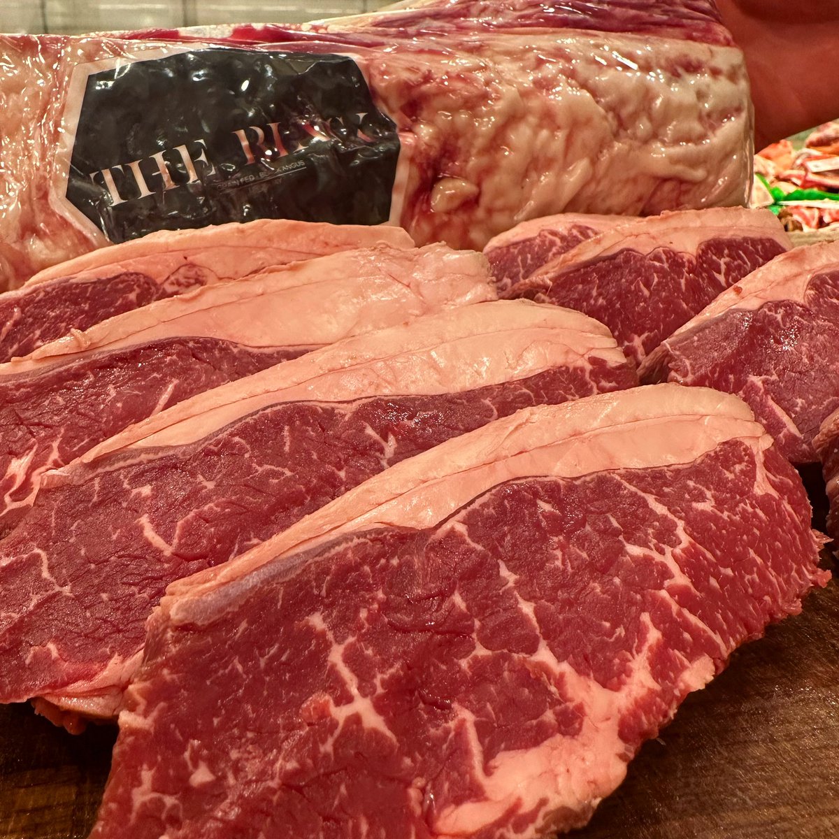 SlagerijSchell's tweet photo. Grain Fed Black Angus Entrecôte

#steak #beef #cow #blackangus #grainfed #butcher #meat https://t.co/vHTQeZCC2K